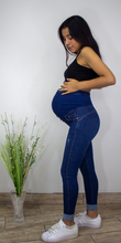 Cargar imagen en el visor de la galería, Pantalón Maternidad "Faja" Basta Volteada
