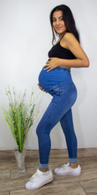 Cargar imagen en el visor de la galería, Pantalón Maternidad "Faja" Basta Volteada

