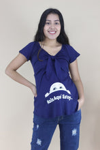 Cargar imagen en el visor de la galería, Polo maternidad con estampado bebé
